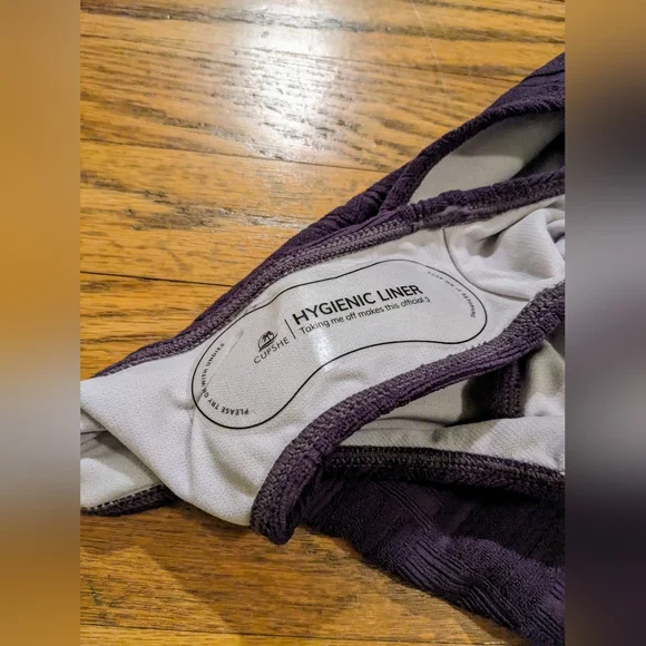 Cupshe Jacquard V-Neck One Piece Swimsuit in Plum sz S NWT - Picture 10 of 12